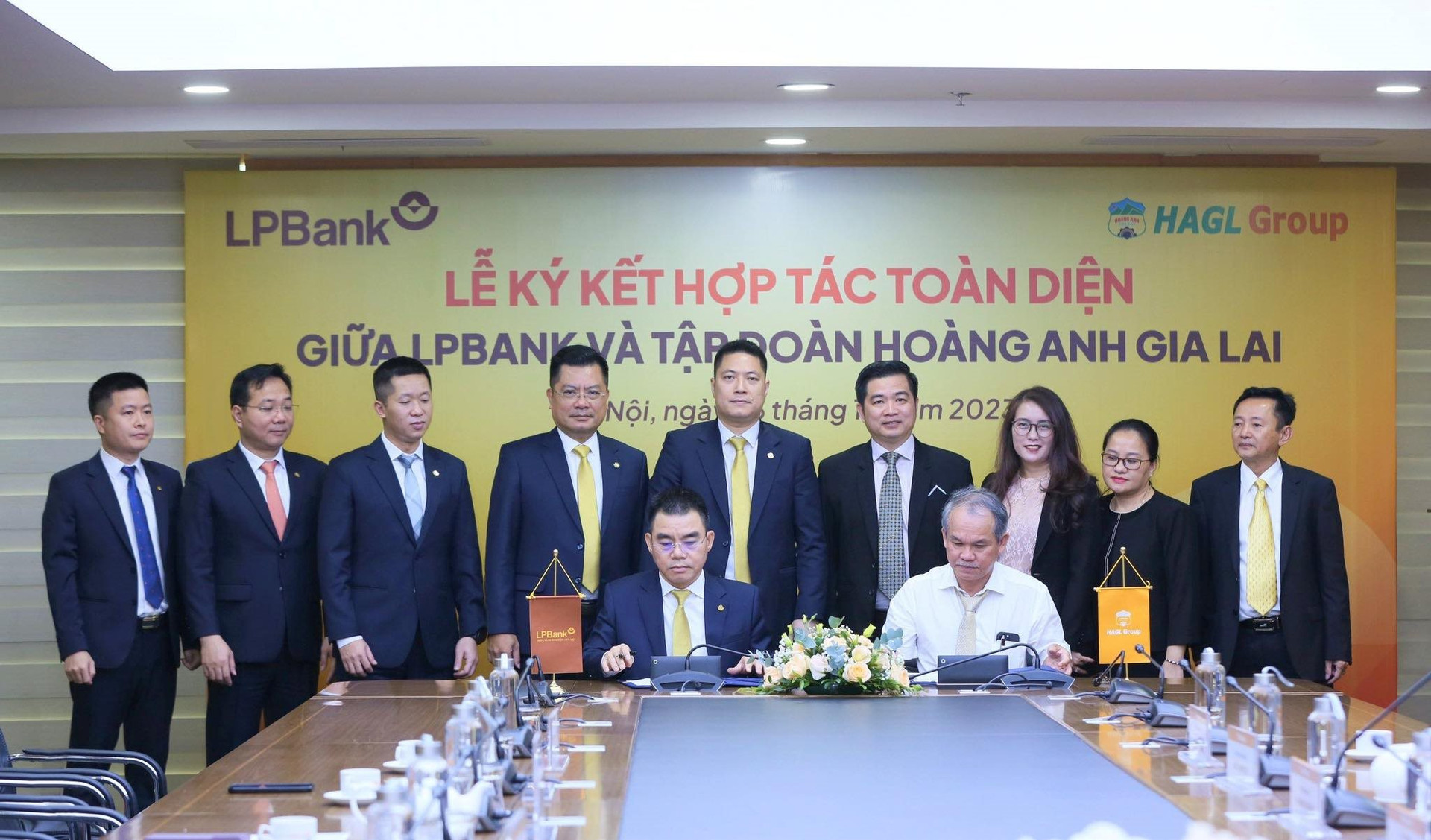 Hoàng Anh Gia Lai bắt tay với LPBank, cổ phiếu HAG “ngược dòng” tăng gần hết biên độ