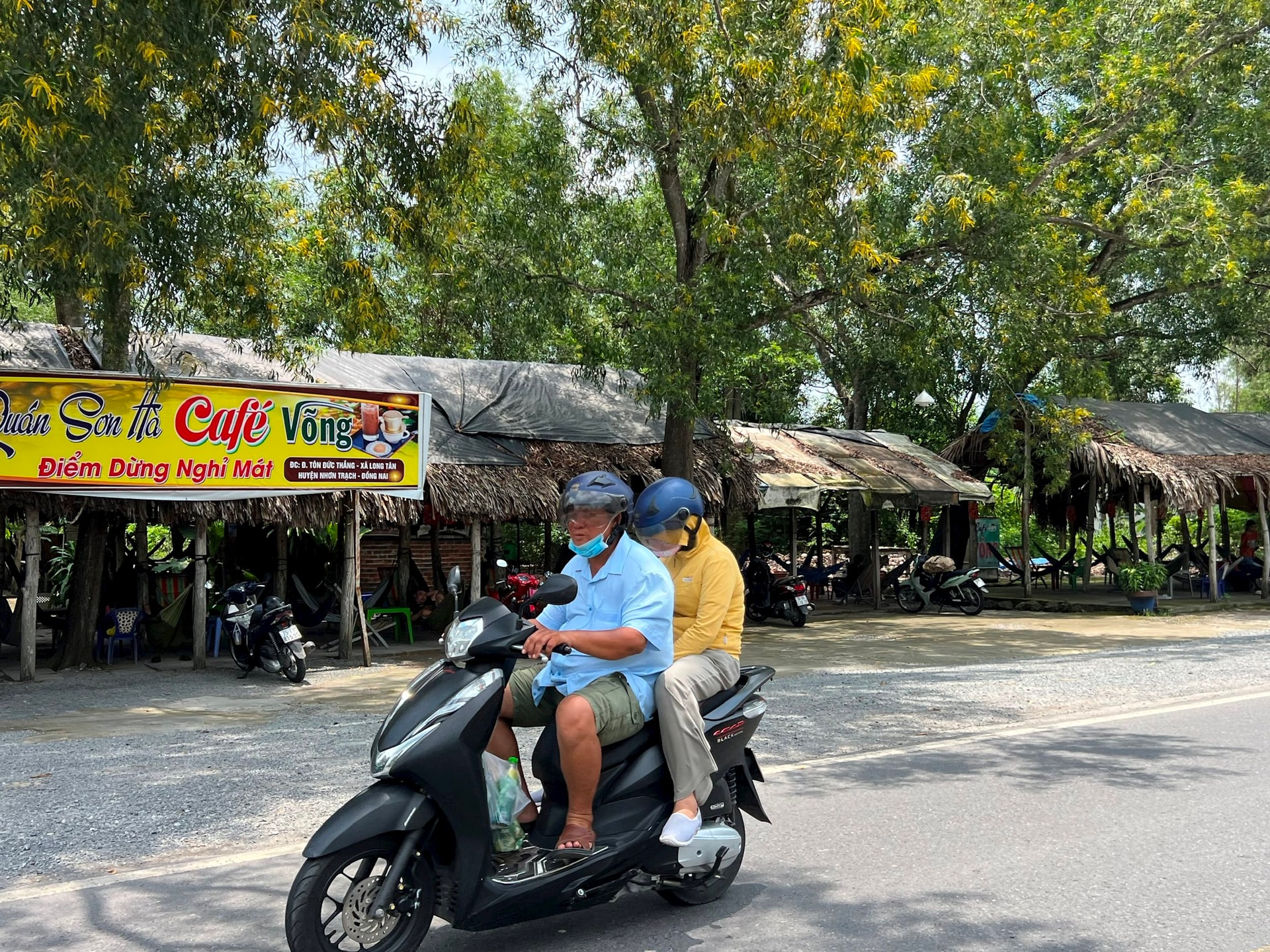 Tiền của dân gửi vào ngân hàng liên tục tăng, kì vọng chảy vào thị trường bất động sản là "mong manh"?