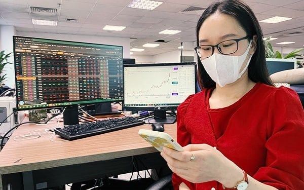 Chưa từng xảy ra: 545.000 tài khoản chứng khoán bị đóng, rút khỏi thị trường trong tháng 10