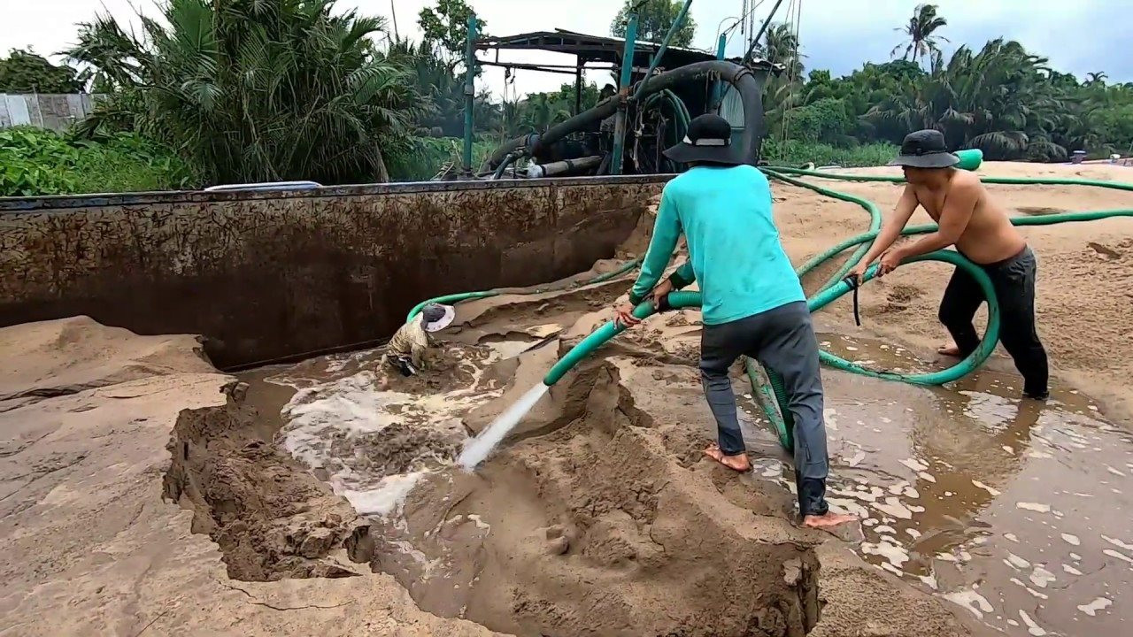 Giáo sư Đặng Hùng Võ: Đấu giá cao “bất thường” 3 mỏ cát tại Hà Nội, doanh nghiệp có thể đang nhắm đến “lá bùa” là những tờ giấy phép