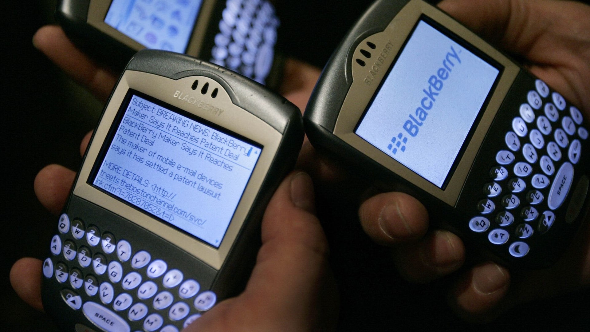 skynews-blackberry-phone_6293822.jpg