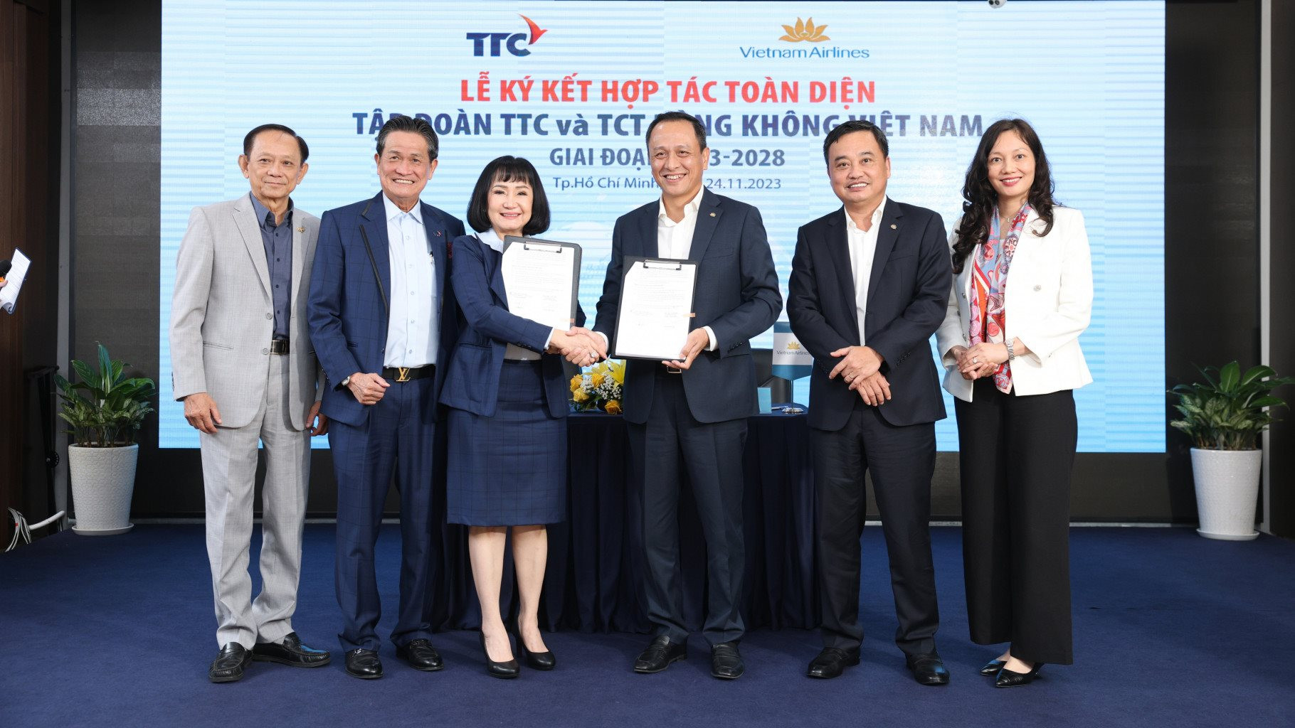 Vietnam Airlines ký kết hợp tác toàn diện với Tập đoàn TTC