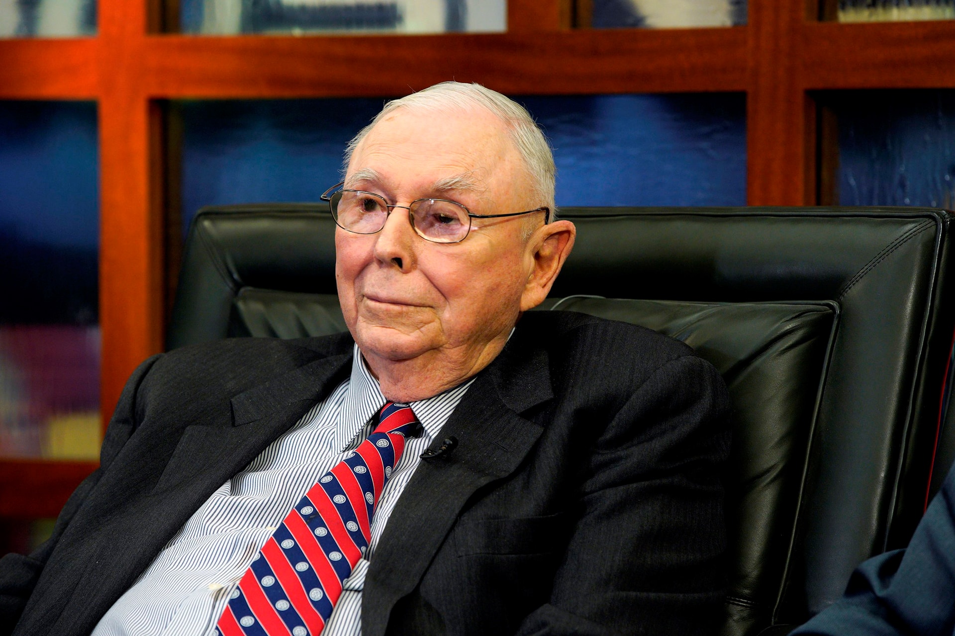 Tỷ phú Charlie Munger, cánh tay phải đắc lực của Warren Buffett, qua đời ở tuổi 99