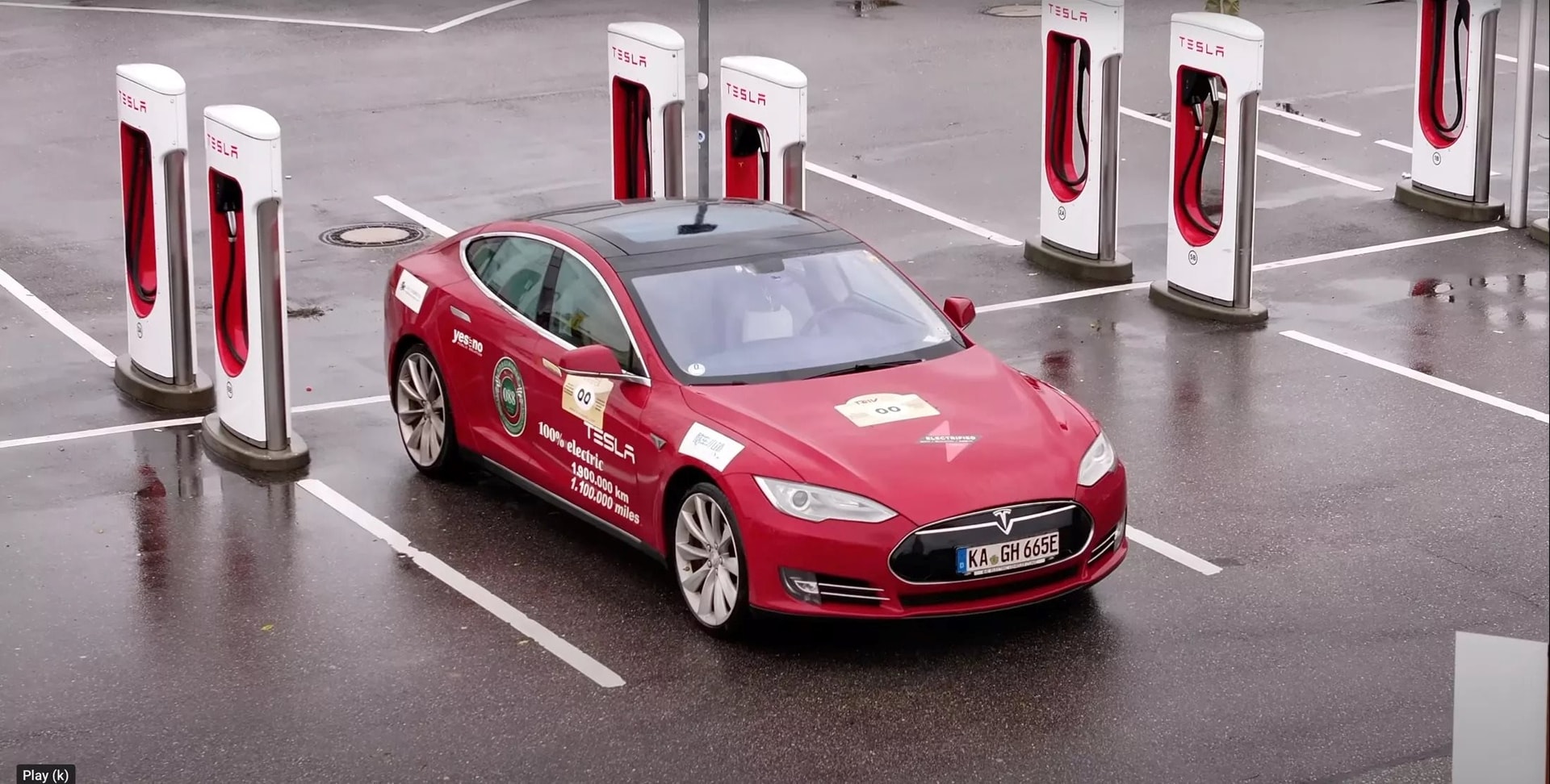 Xe điện bền hay không – đây là câu trả lời: Một chiếc Tesla sắp cán mốc ODO 2 triệu km, thay pin 4 lần, thay động cơ 13 lần