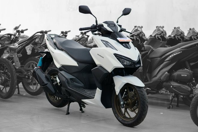 Honda Varion 160 nhận ưu đãi hàng triệu đồng tại đại lý, tặng kèm điện thoại Samsung