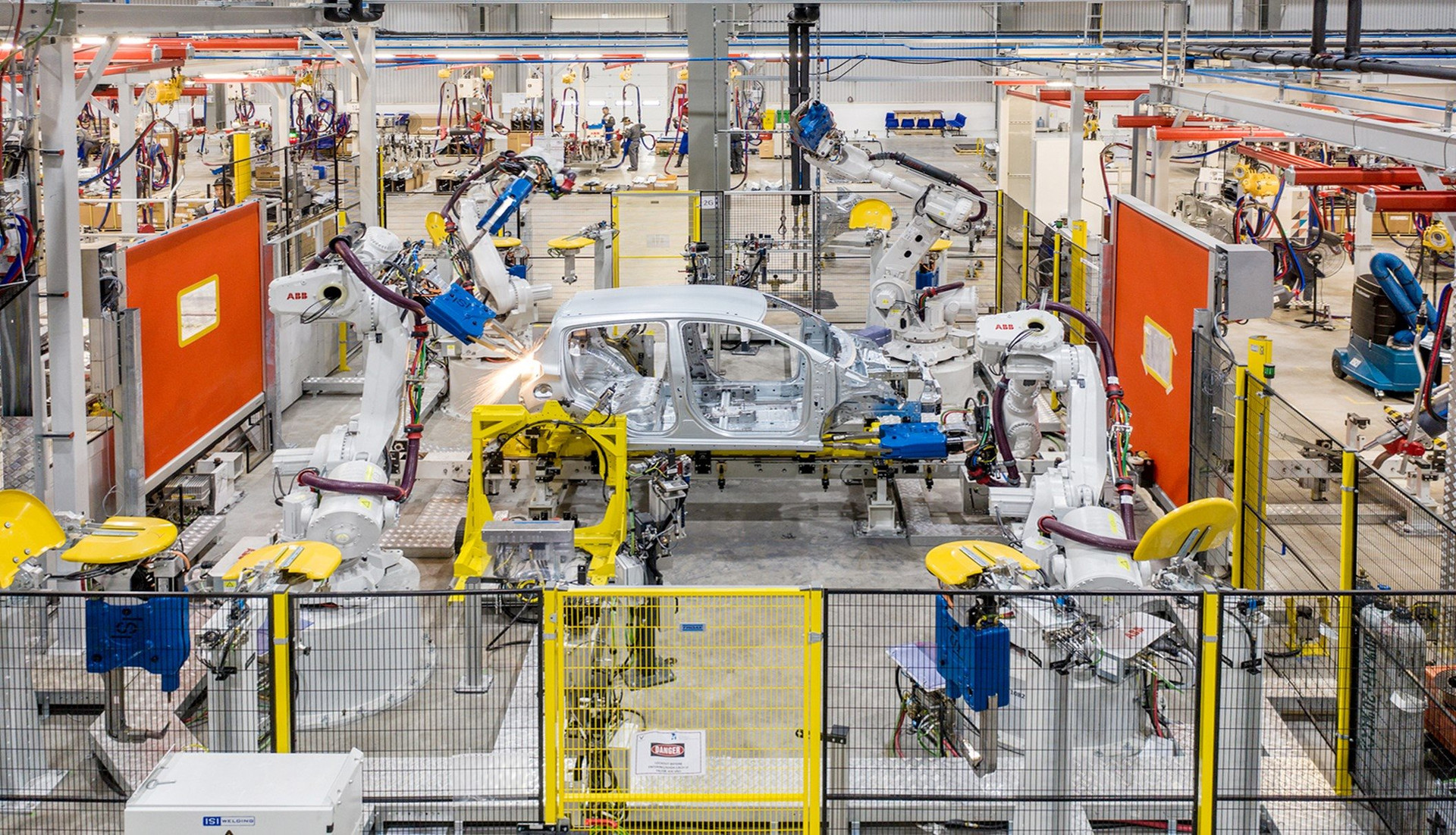 Ông Phạm Nhật Vượng làm CEO: VinFast xây nhà máy 2 tỷ  USD, lập kỷ lục ở thị trường ô tô lớn thứ 3 thế giới