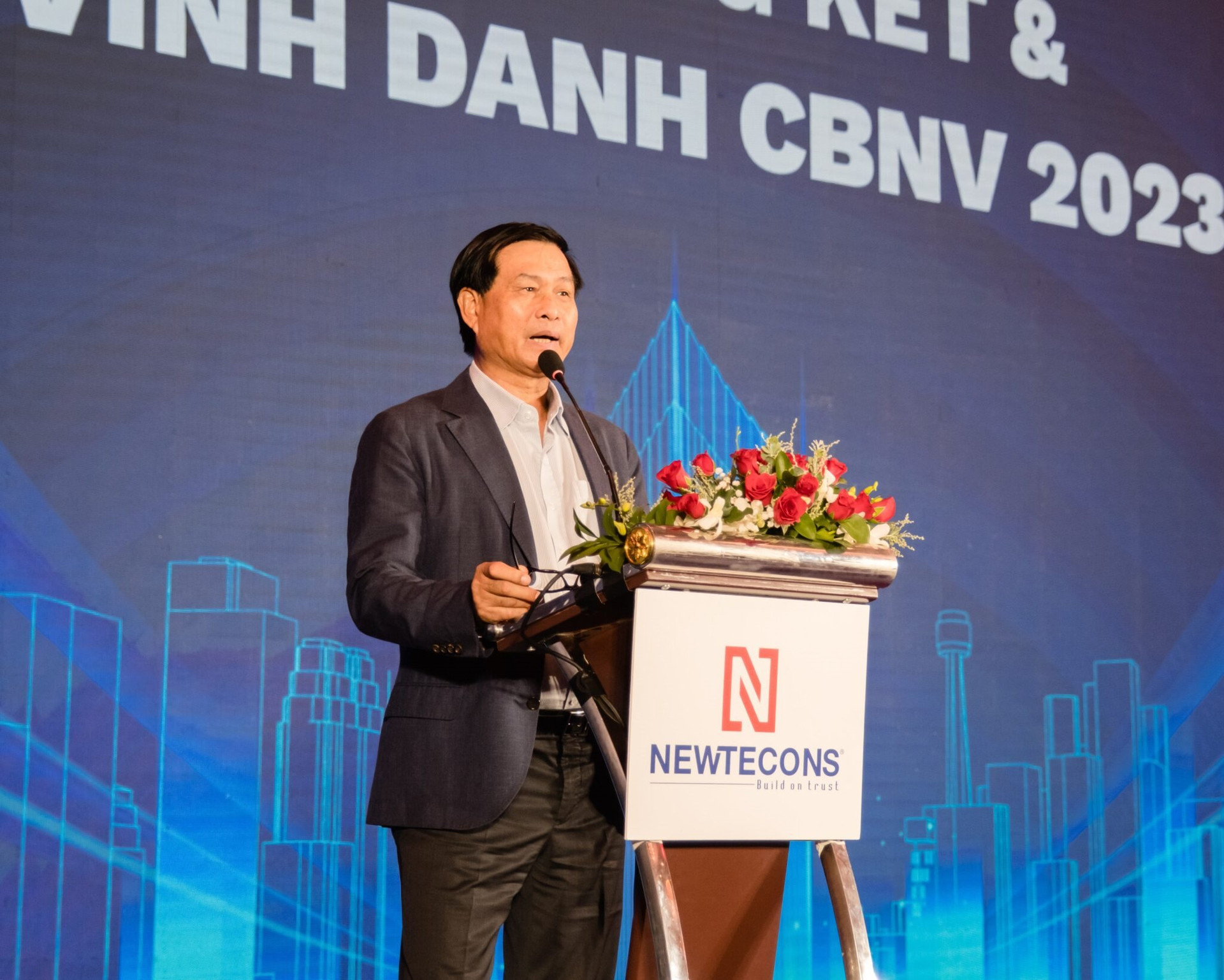 DN của ông Nguyễn Bá Dương tổng kết doanh thu năm: Newteccons đạt 11.500 tỷ, Ricons giảm 37% chỉ còn hơn 7.000 tỷ