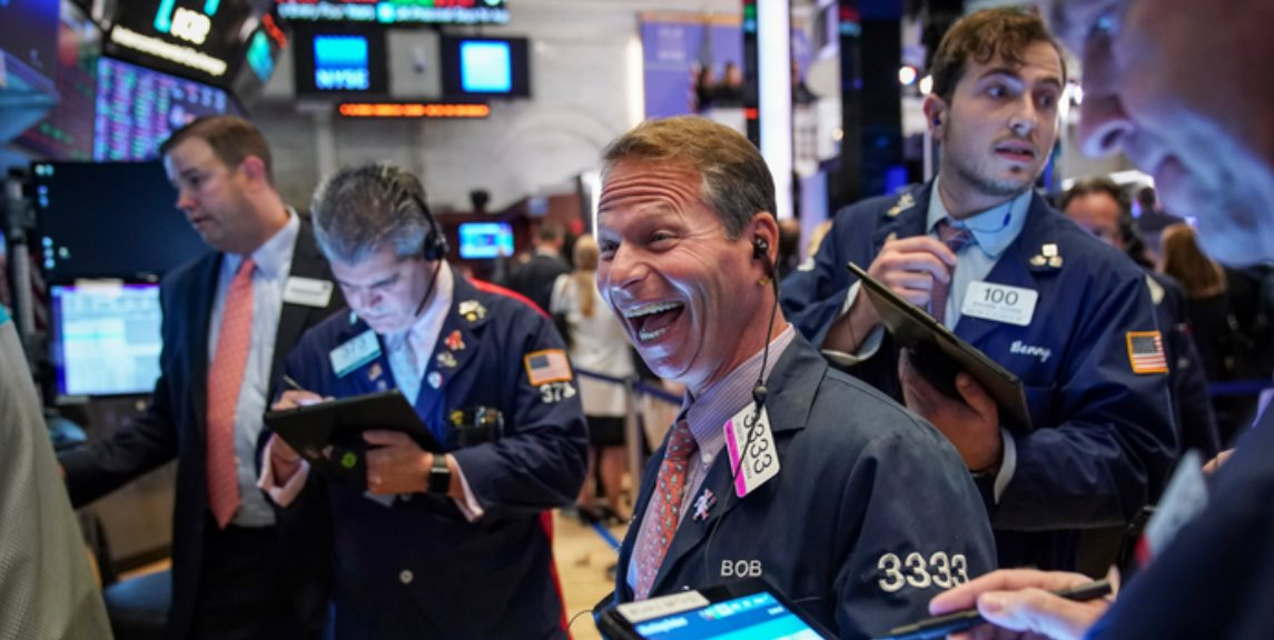 S&P 500 chính thức vượt đỉnh lịch sử