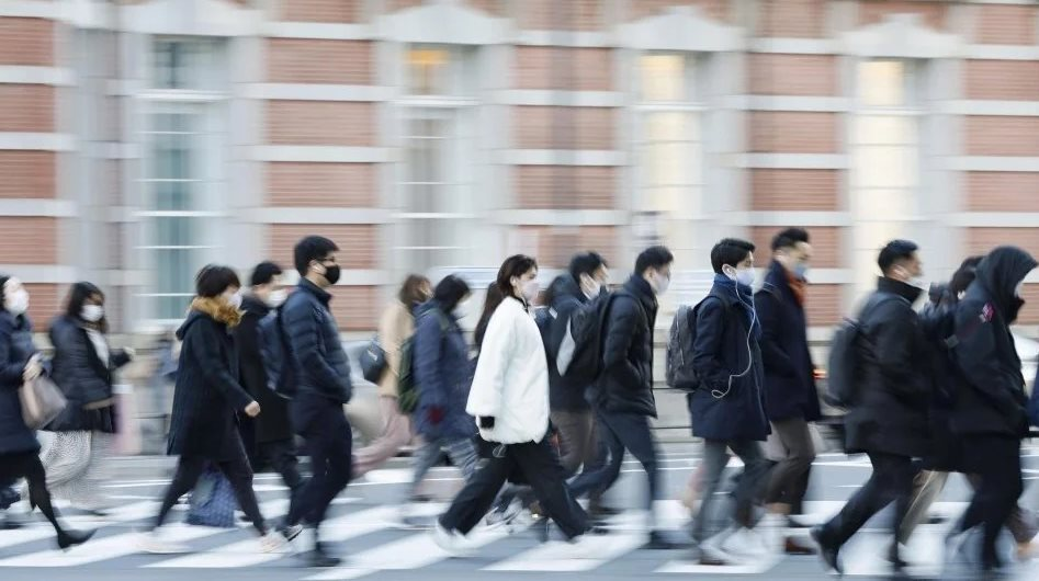 Buồn của Nhật Bản: Thiếu lao động trầm trọng nhưng người dân vẫn trầy trật tìm việc, muốn có việc làm 8 tiếng phải chấp nhận lương thấp, chuyện gì đang xảy ra tại nền kinh tế số 3 thế giới? 