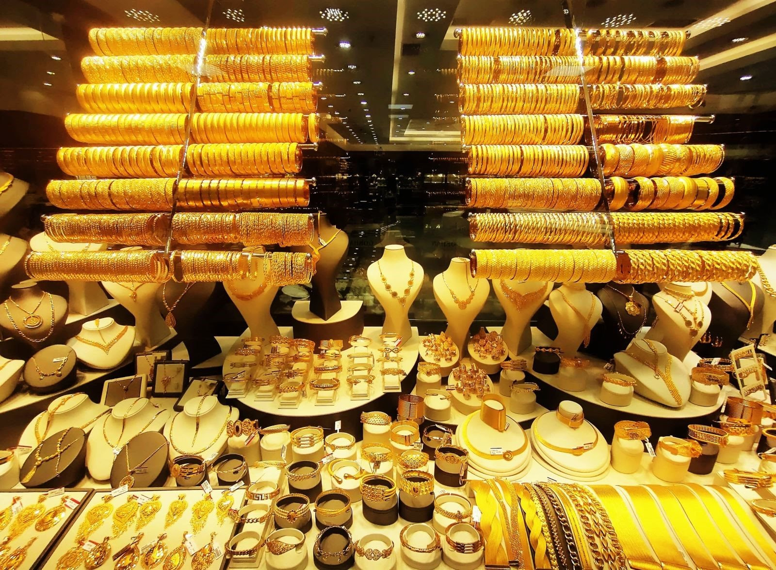  “Trái ngọt” từ Vàng: Nhà đầu tư thắng lớn khi chọn vàng là “hầm trú ẩn” trong 2023
