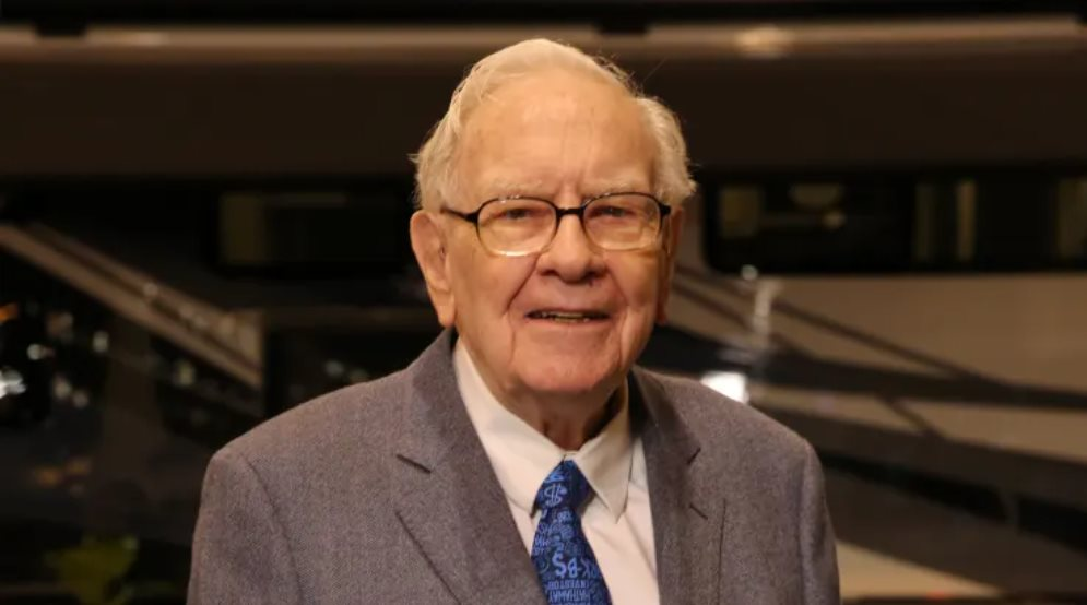 Tập đoàn Berkshire Hathaway của huyền thoại Warren Buffett công bố lợi nhuận quý 4 tăng mạnh, ‘núi’ tiền mặt lập kỷ lục mới