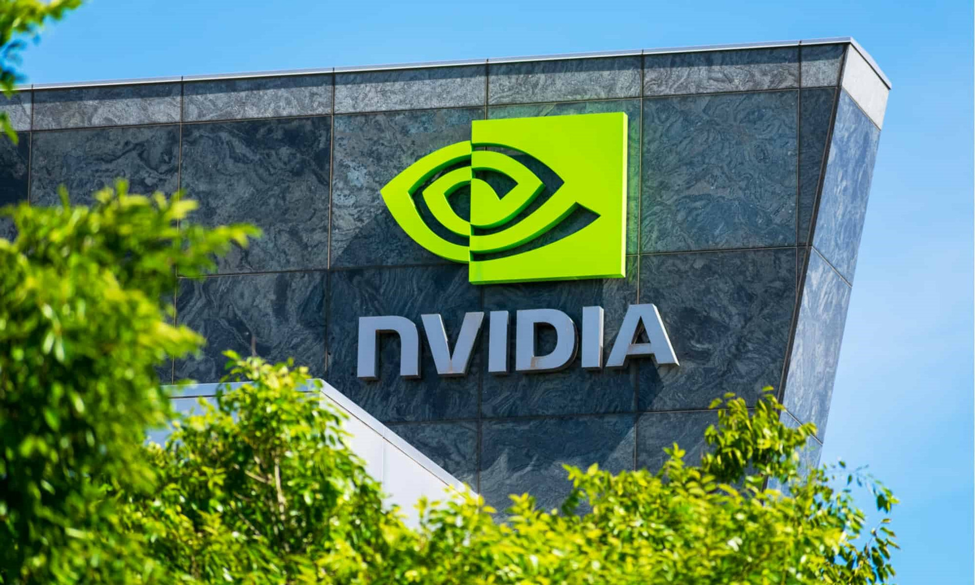 Nvidia cho ra mắt Chip AI mới có giá hơn 30.000 USD