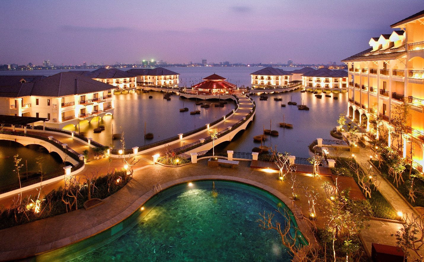 Top 10 Khách sạn trong phố tốt nhất Việt Nam gọi tên InterContinental Hanoi Westlake