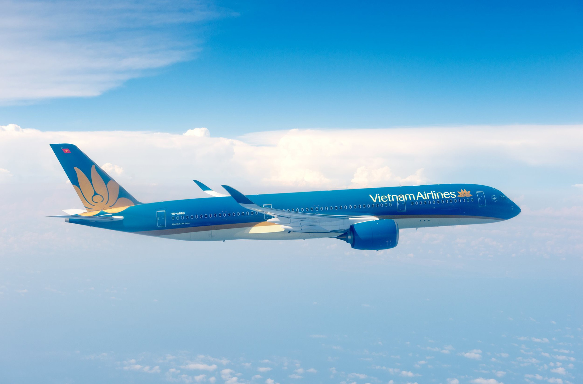 Năm 2023, Vietnam Airlines đạt doanh thu 92.231 tỷ đồng (tăng 30% so với năm 2022), lợi nhuận gộp đạt 3.885 tỷ đồng, quý I/2024 tiếp tục đón nhận nhiều tín hiệu khả quan