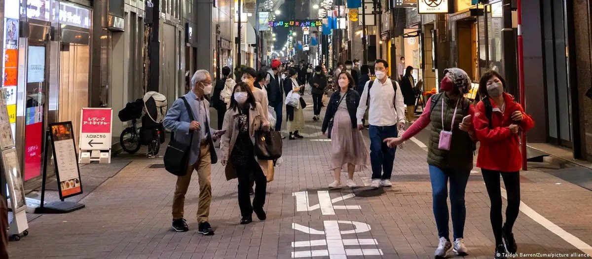 Nhật Bản lo lắng khi có thể bị soán ngôi nền kinh tế lớn thứ 4 thế giới: Thử thách lớn nhất đối với Tokyo là gì?