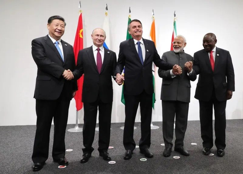 "BRICS quyết tâm loại bỏ đồng USD trong các giao dịch thương mại trong tương lai"