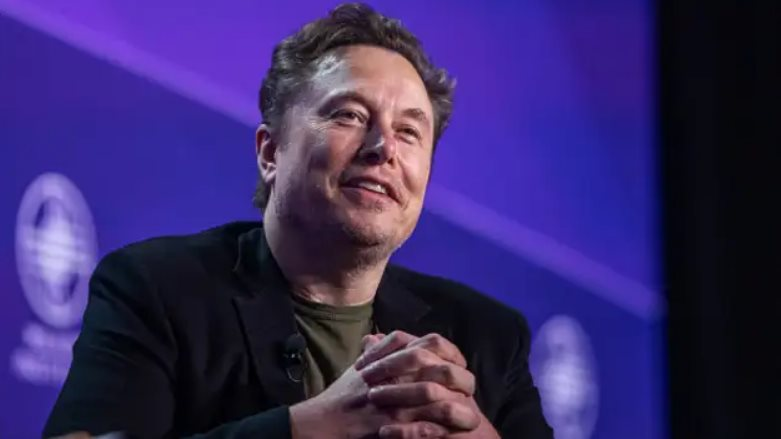 Mỹ áp thuế 100% lên xe điện Trung Quốc, CEO Elon Musk của Tesla lên tiếng: ‘Tôi không ủng hộ áp thuế, các ưu đãi cũng không’