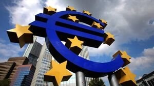 ECB sắp lần đầu tiên giảm lãi suất trong 5 năm qua – nhưng sau đó thì sao?