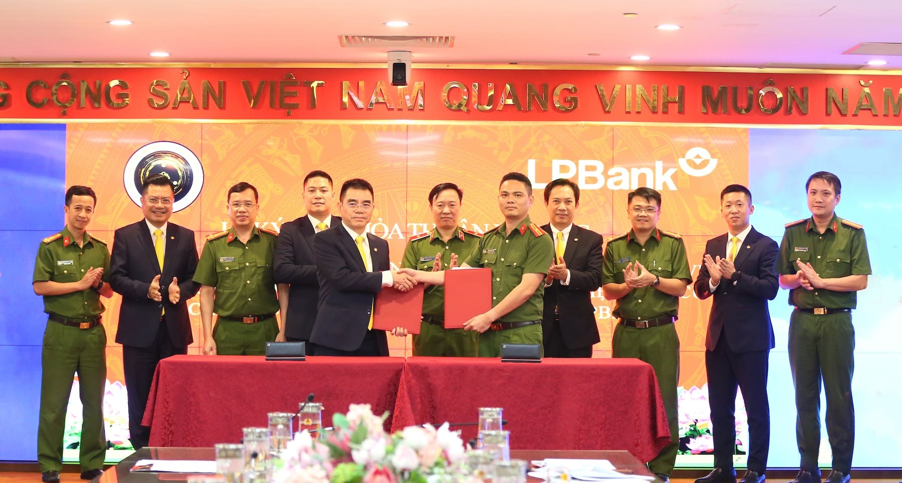 Bộ Công an phối hợp cùng LPBank triển khai dịch vụ số trên ứng dụng VNeID