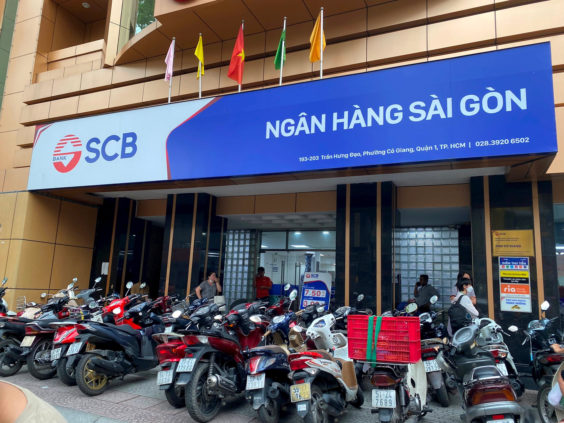 Đình chỉ 4 cán bộ kiểm toán Deloitte Việt Nam liên quan vụ SCB