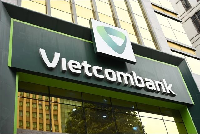 Tài chính tuần qua: Khởi tố 4 nhân viên Vietcombank, lãi suất tiền gửi tiếp đà tăng, PGBank bị phạt vì lỗi “ém” thông tin