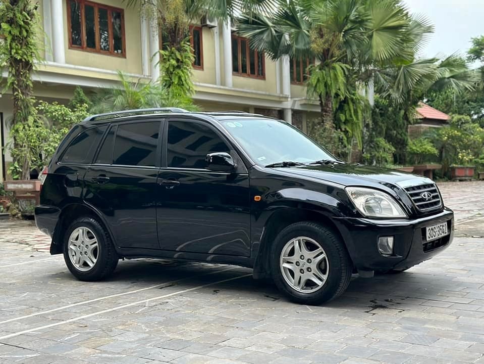 Chỉ cần chi 99 triệu đồng, người Việt có thể tậu được mẫu SUV đẹp như Toyota Fortuner, che mưa che nắng, điều hoa mát rượi hơn đứt đi xe máy
