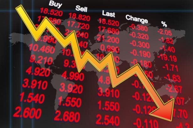 Nikkei có lúc giảm 3,5% khi BOJ trở nên diều hâu, đồng yên tăng mạnh