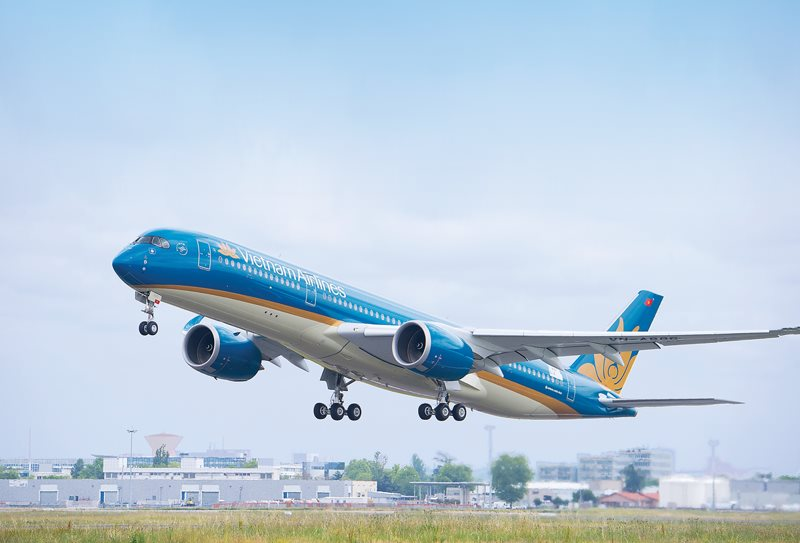 Cổ phiếu Vietnam Airlines tăng trần, VN-Index lấy lại mốc 1.230 điểm