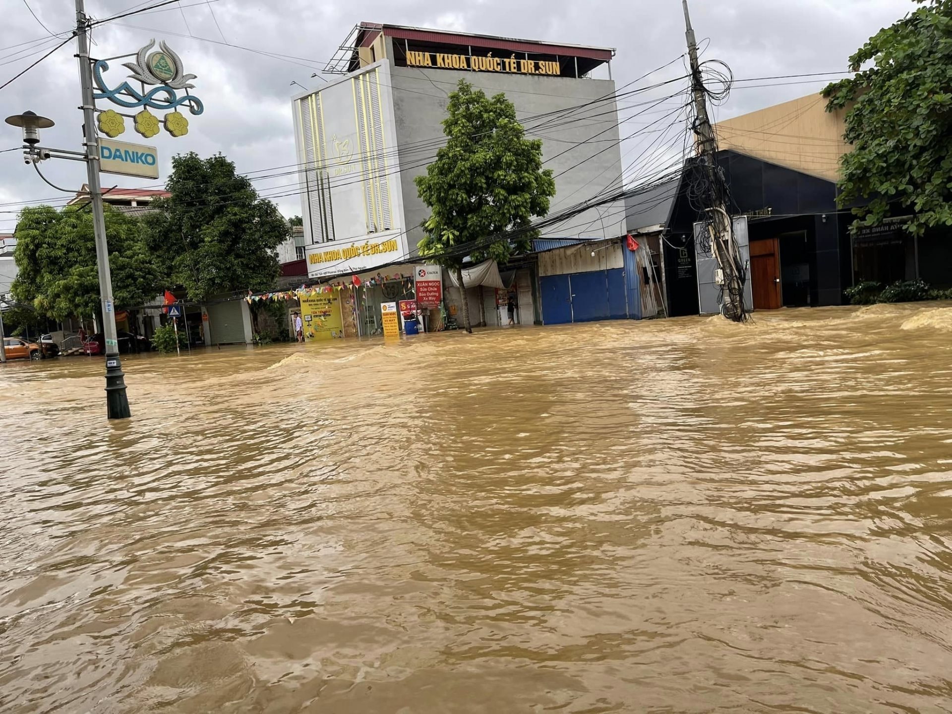 Hỗ trợ khẩn cấp 100 tỷ đồng để 5 địa phương khắc phục thiệt hại do cơn bão Yagi gây ra