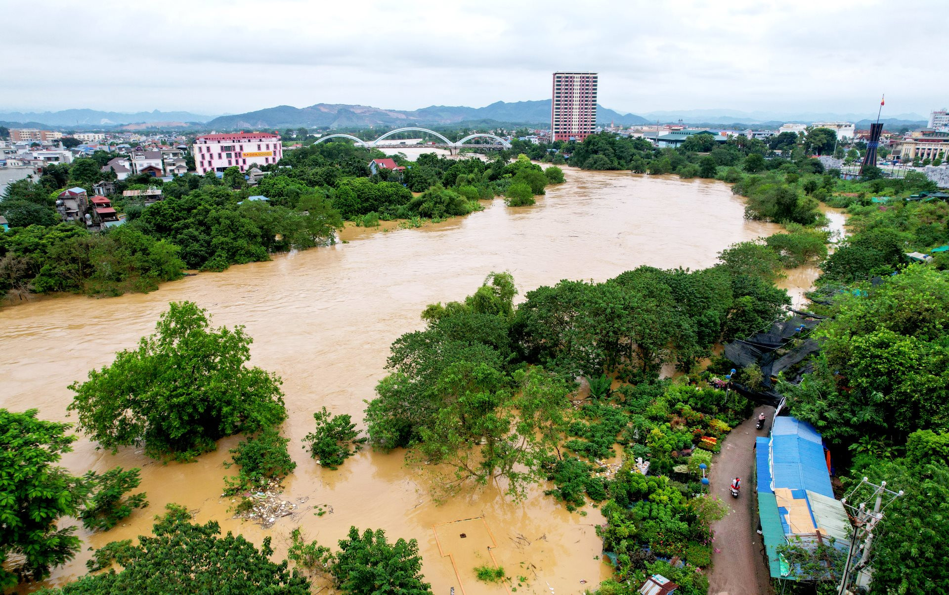 VPBank đóng cửa 2 quầy giao dịch tại Thái Nguyên do mưa lũ