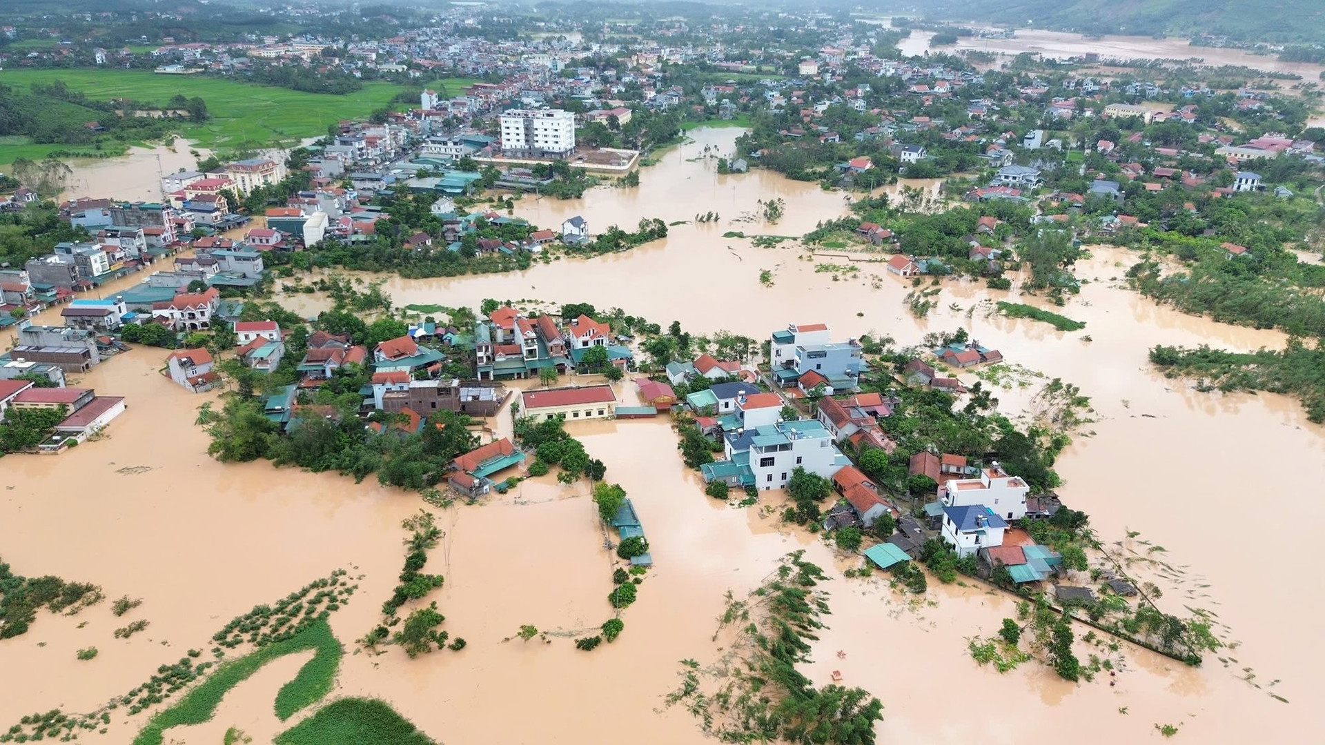 Sự thật thông tin lan truyền MXH, hướng dẫn người dân vùng lũ soạn tin gửi 191 để có mạng dùng khi mất điện