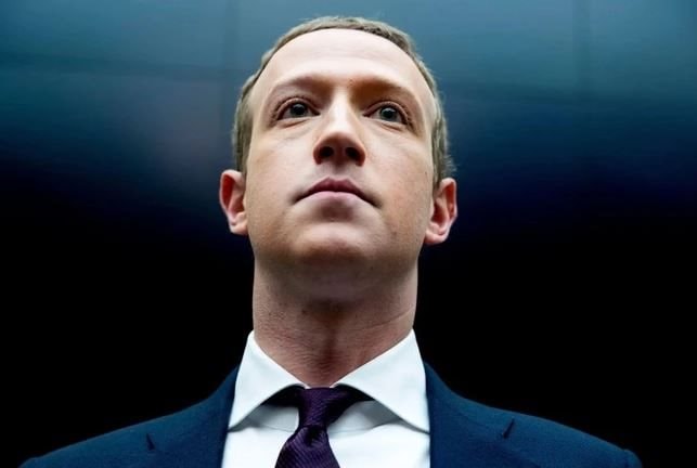 Mark Zuckerberg đang tốn 10.000 USD sản xuất 1 thứ, không còn muốn phụ thuộc vào điện thoại Apple, Google