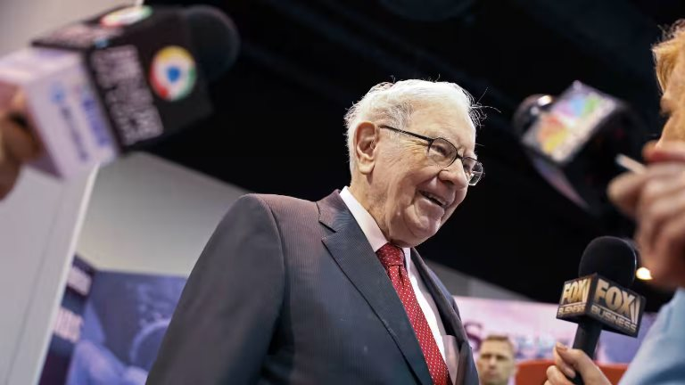 Warren Buffett bất ngờ có động thái mới tại một thị trường châu Á sau nửa năm, nhà đầu tư đoán già đoán non, giá cổ phiếu các công ty thương mại ‘nhảy múa’