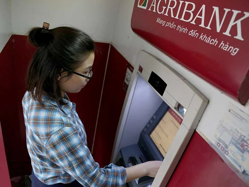 Khách hàng Agribank chú ý trường hợp cần đến chi nhánh để cập nhật thông tin để tránh bị khóa thẻ