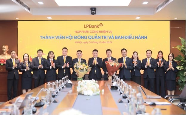 HĐQT LPBank họp phân công nhiệm vụ cho các thành viên HĐQT và Ban điều hành