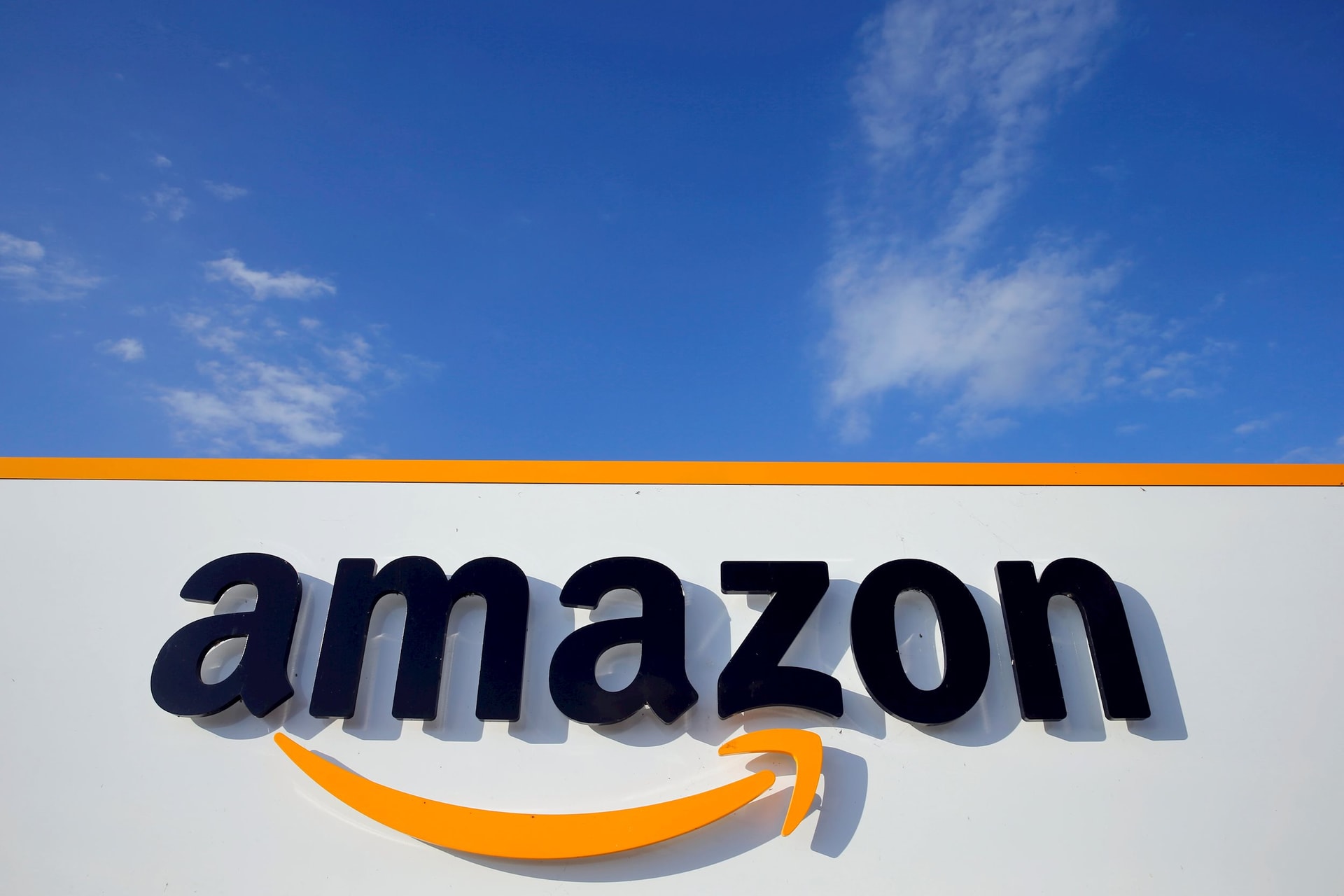 Lần đầu tiên trong lịch sử, Amazon nắm giữ núi tiền mặt lên tới 127 tỷ USD, các cổ đông sốt ruột đòi 'chia phần'