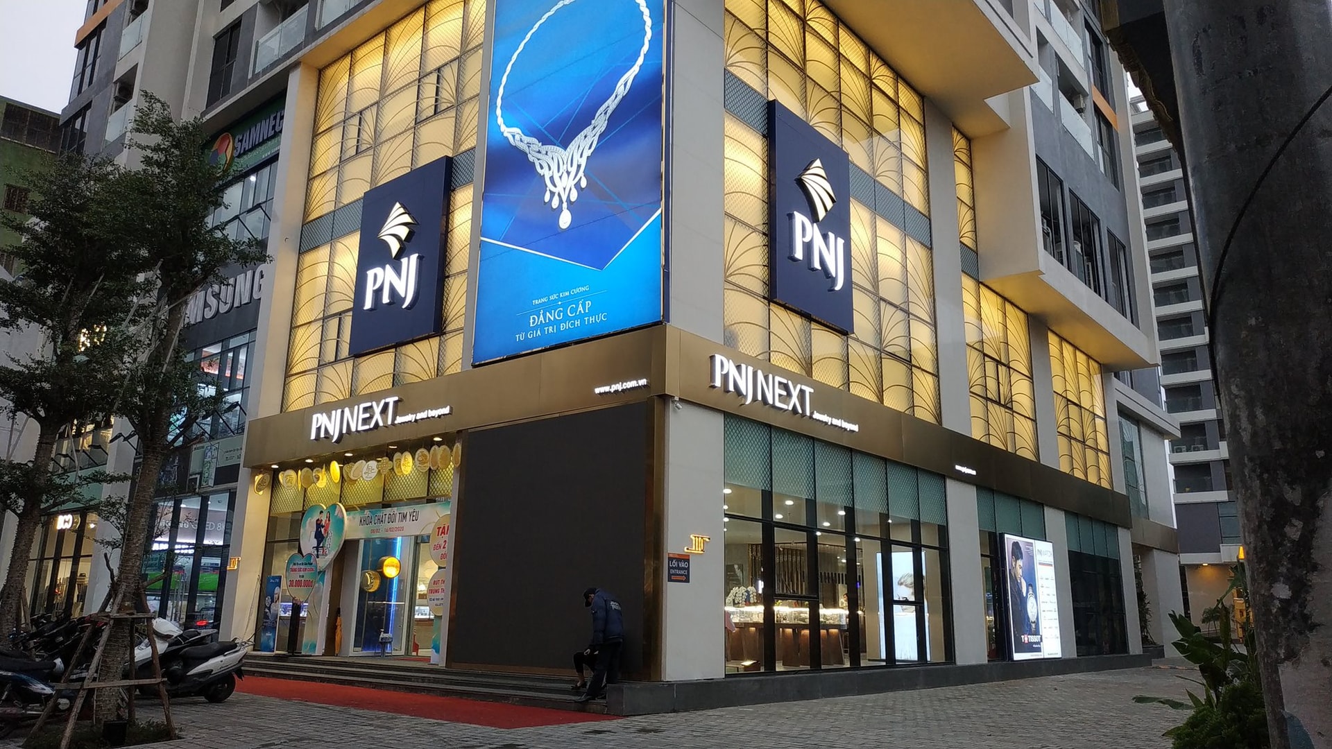 Nhiều "sếp lớn" PNJ muốn bán bớt lượng cổ phiếu trị giá hơn trăm tỷ 