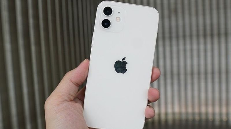 Mẫu iPhone 5G đầu tiên của Apple đang bán với giá cực rẻ, giảm đến 14 triệu đồng