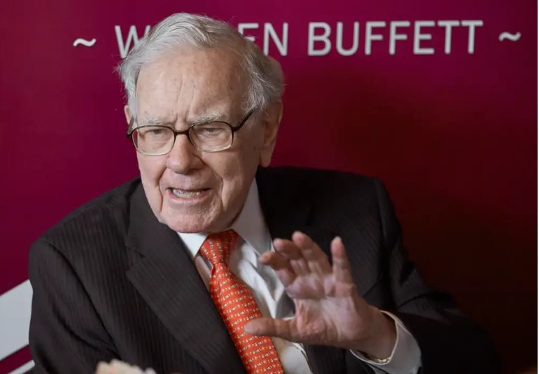 Warren Buffett ‘xả hàng’ một nửa cổ phiếu Apple, Berkshire có thể đã bỏ lỡ khoản lãi 23 tỷ USD: Huyền thoại liệu có sai lầm?