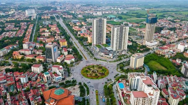 Tình hình kinh tế hai địa phương từng là thị xã, đã lên thành phố và sẽ trở thành quận trong tương lai
