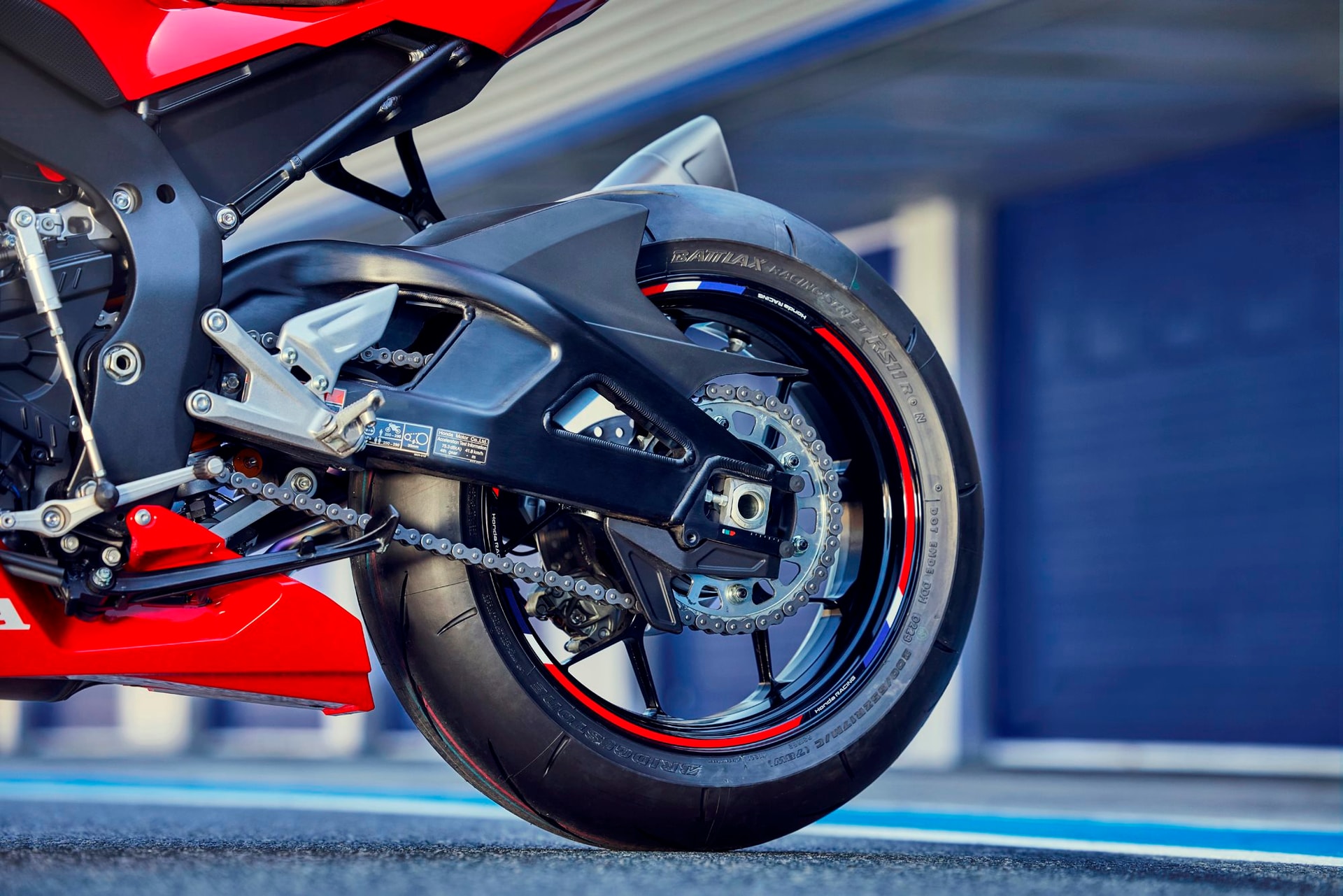 2024-cbr1000rr-r_fireblade_sp_location_1337_s.jpg