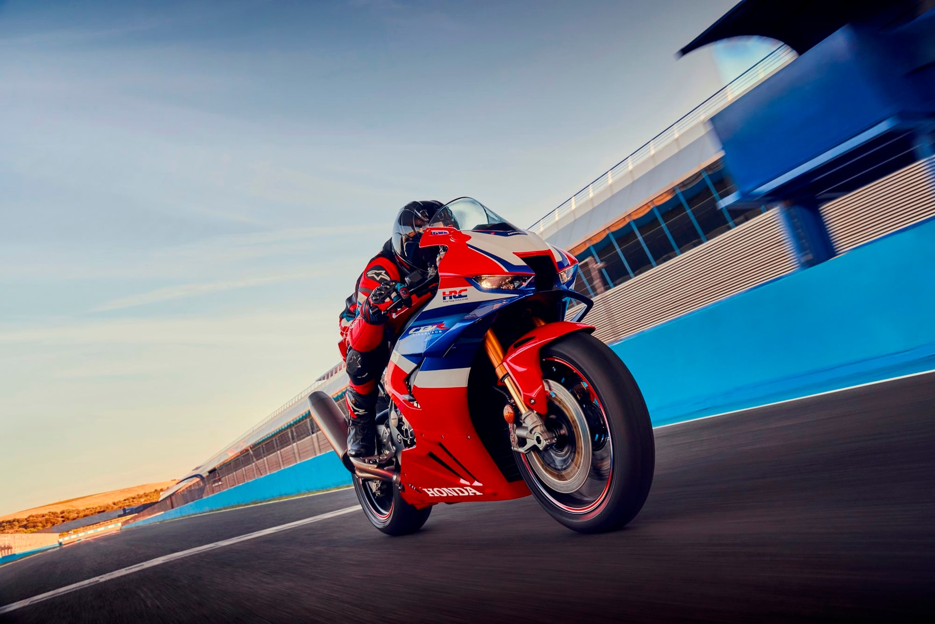 2024-cbr1000rr-r_fireblade_sp_location_2539_s.jpg