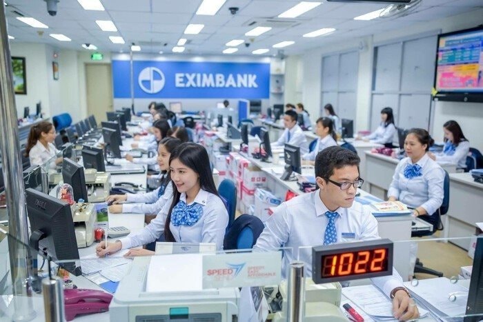 Tài chính tuần qua: Eximbank lên tiếng về tin đồn, tỷ giá USD tăng, một loạt ngân hàng công bố danh sách cổ đông sở hữu trên 1% vốn