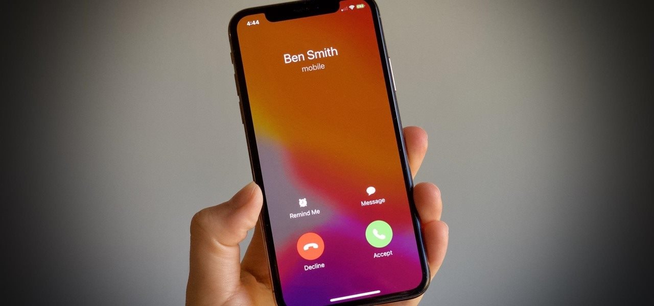 iPhone có tính năng ghi âm cuộc gọi, người dùng Việt thất vọng: "Khác gì đánh động luôn cho bọn lừa đảo"