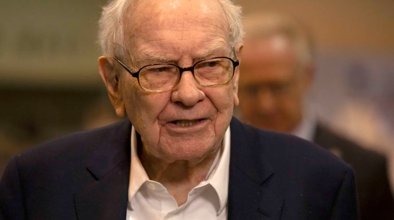 Pháo đài 300 tỷ USD của Warren Buffett: Bán ròng Apple quý thứ 4 liên tiếp, tập trung tích trữ tiền mặt, hạn chế mua lại cổ phiếu