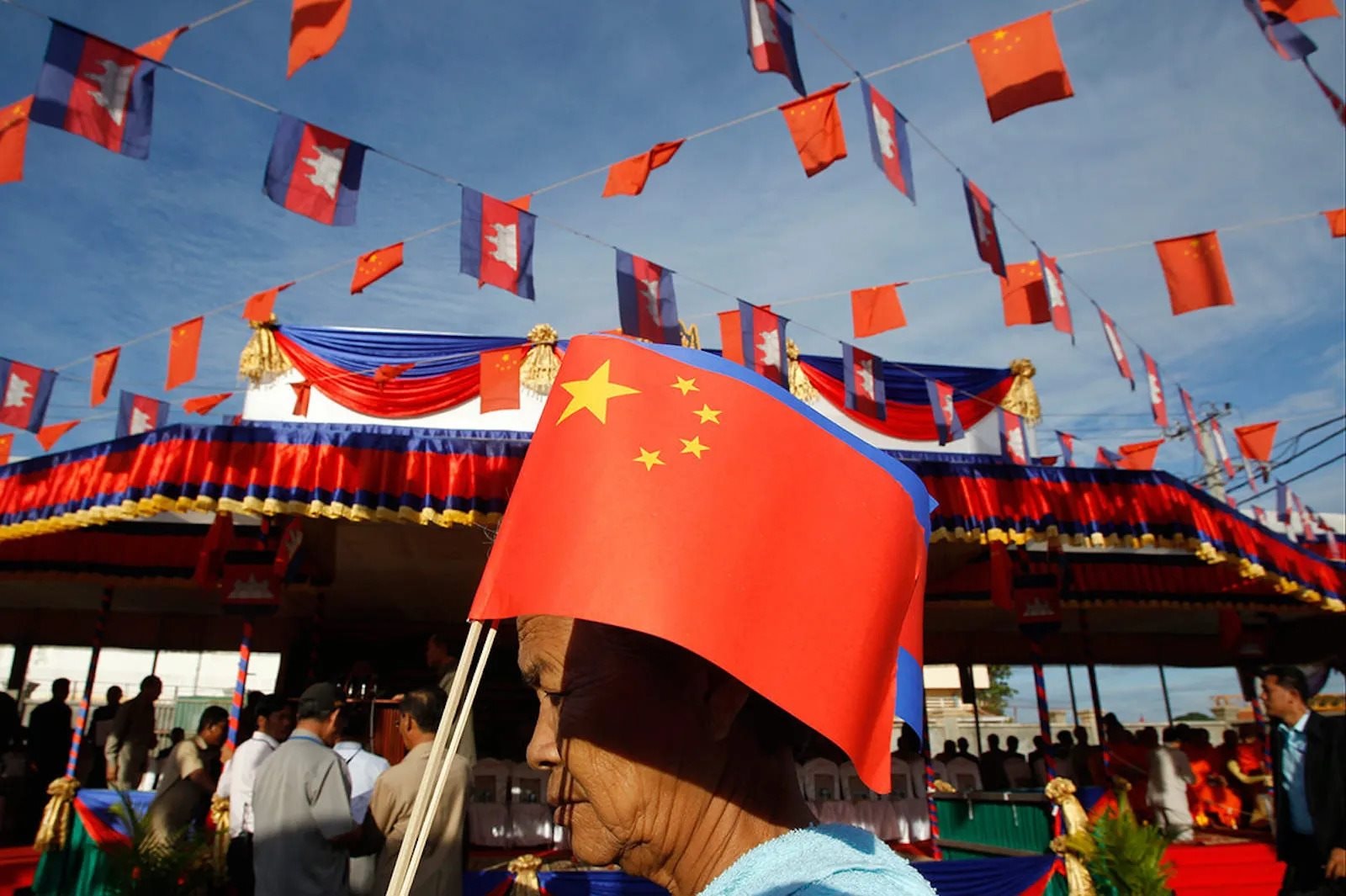 cambodia-china-flags.jpg-2.jpg