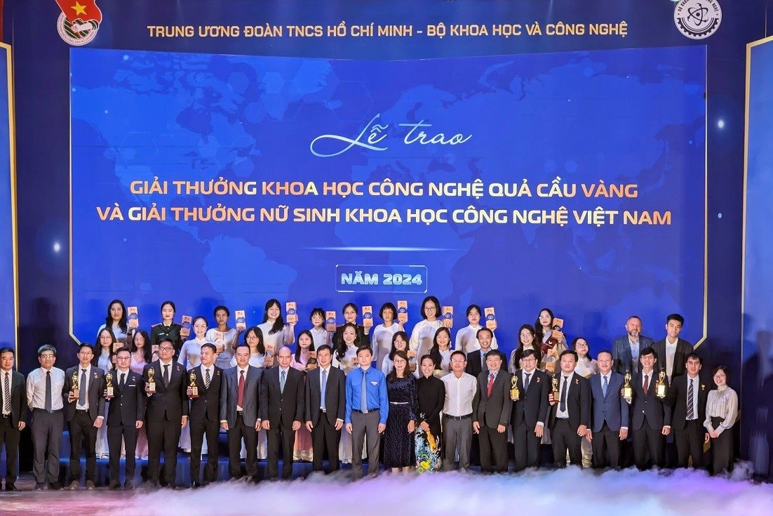 Tân Hiệp Phát 13 năm liên tiếp đồng hành cùng các tài năng khoa học công nghệ tại giải thưởng Quả Cầu Vàng