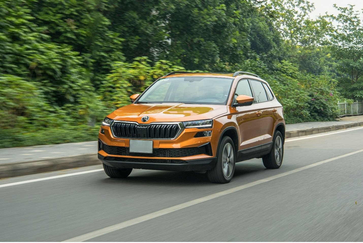 Ưu đãi 155 triệu, Skoda Karoq quyết cạnh tranh với SUV lắp ráp trong nước 