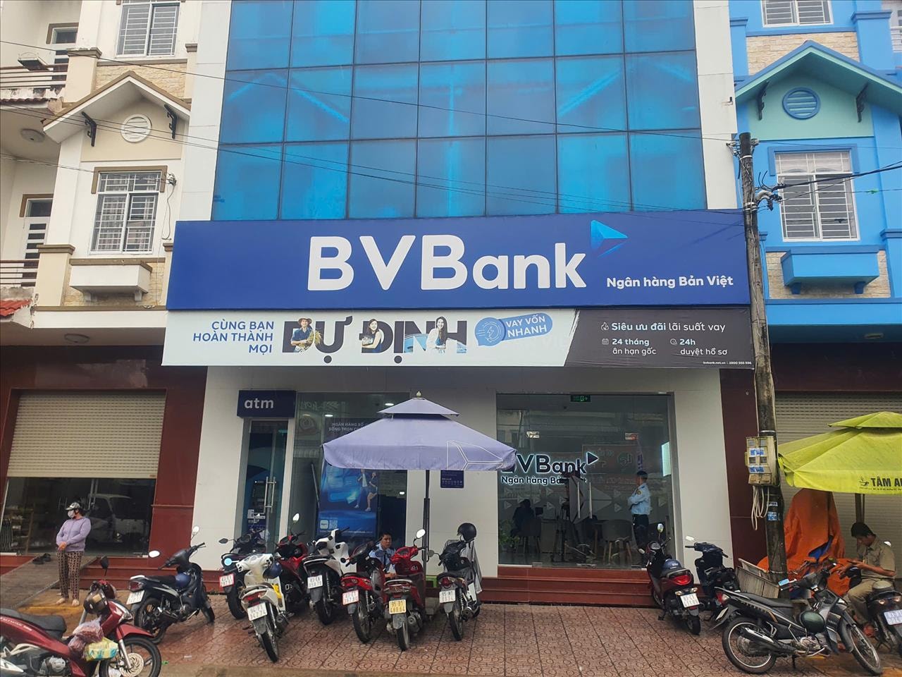 Người phụ nữ đến ngân hàng yêu cầu chuyển 139 triệu nhưng không khai báo được nội dung chuyển khoản, giao dịch viên lập tức báo công an 