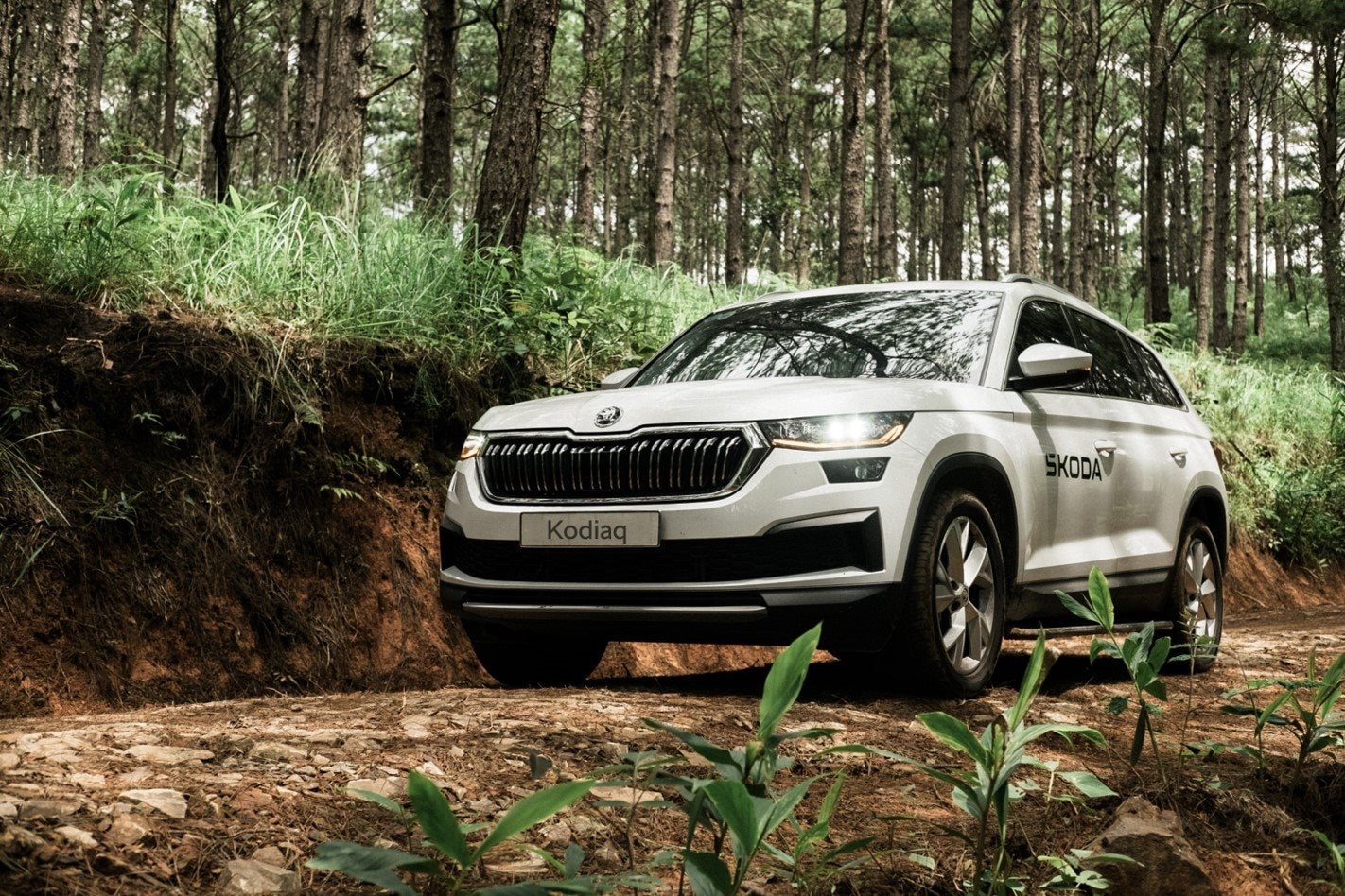 Bộ đôi SUV Skoda giảm giá tối đa 166 triệu tháng cuối năm 